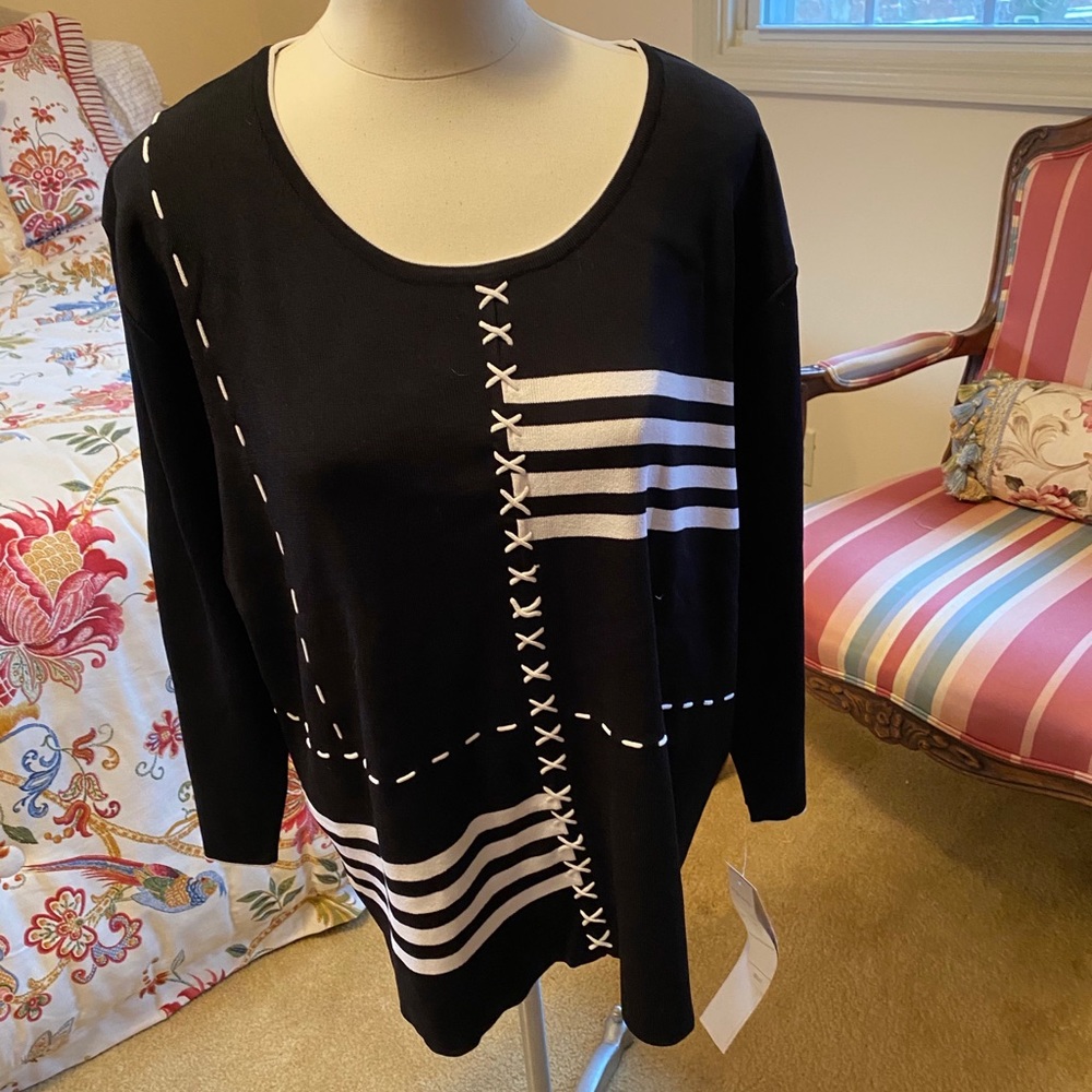 Finite 3X black & White knit top, NWT
